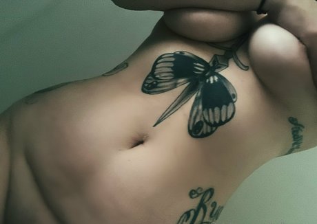 bella raven onlyfans star