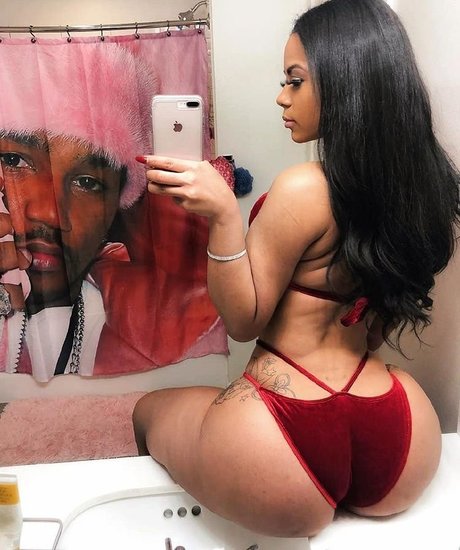 Strella Katt onlyfans gratis