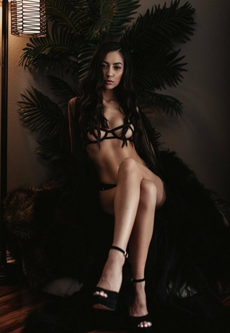 Lil Asian Princess only fans content