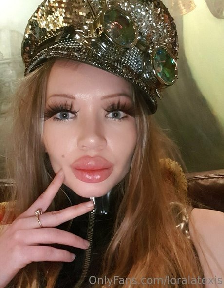loralatexis onlyfans naked leaks