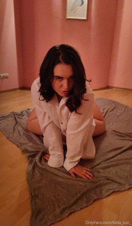 bella sun_ onlyfans nude