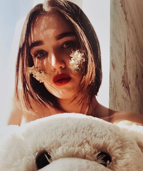 bella sun_ onlyfans post