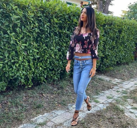 female asian onlyfans sexy naked selfie