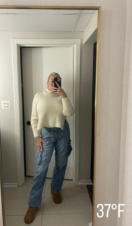 Holly Youpa onlyfans leaked tits