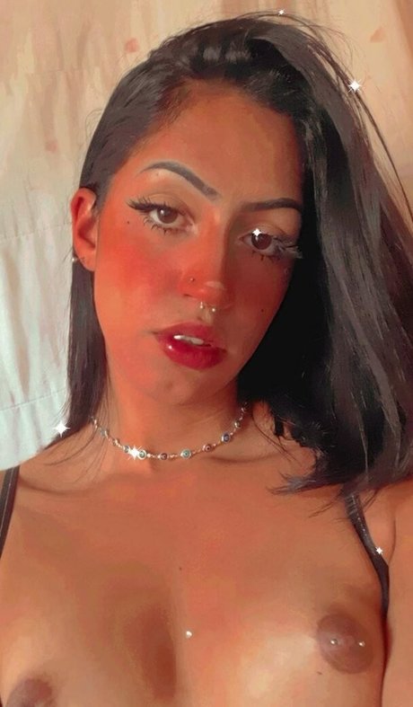 Luna Guedes onlyfans model