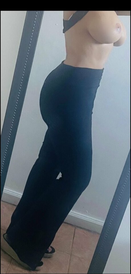 Leena Styles onlyfans leaked.