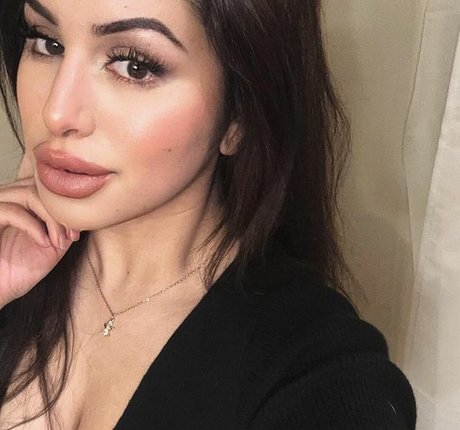 soir ellehcim desnuda onlyfans