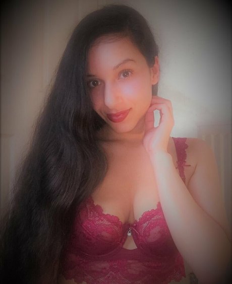 mirabellaestella nude leak onlyfans