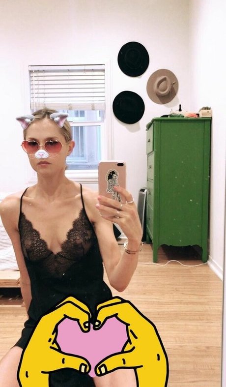 Isabelle Cornish only fans nude