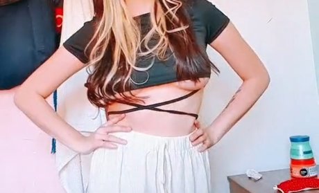 Pezinhos Da Minha Amiga only fans naked