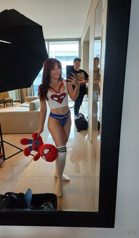 GypsyGeek onlyfans pics leaked