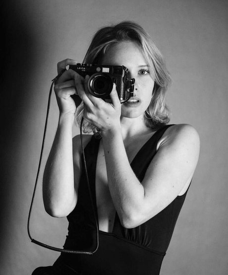 Amelia Eve onlyfans strip tease