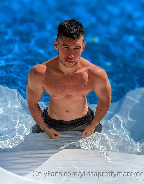 ylissaprettymanfree onlyfans xx