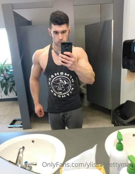 ylissaprettymanfree boobs onlyfans