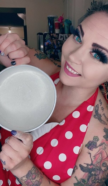 canadiancomiccutie onlyfans leaked pictures