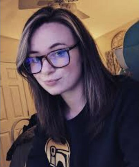 Gapeach713 onlyfans model images