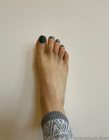 xoxolovelyfeet onlyfans sextape