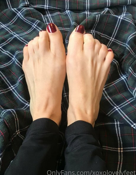 xoxolovelyfeet onlyfans porn