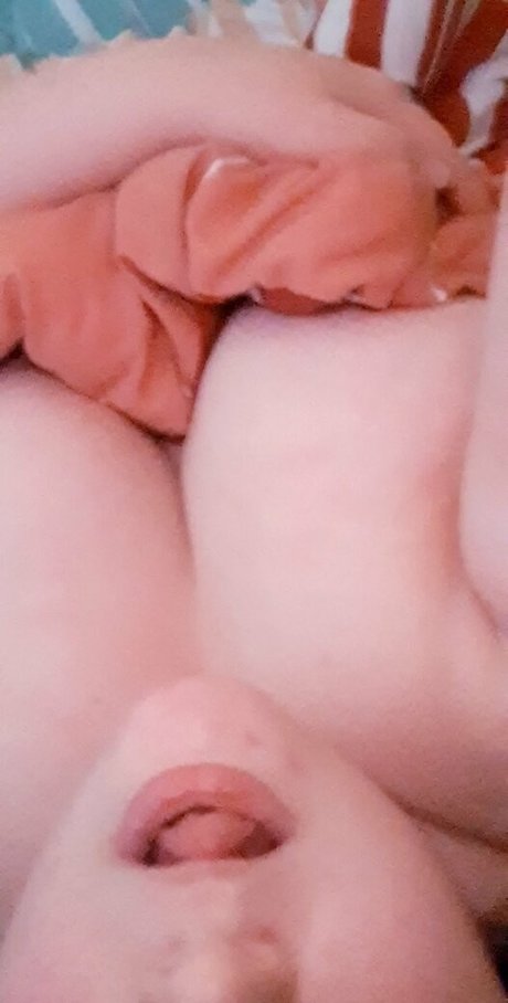 chubby little kitty only fans photos