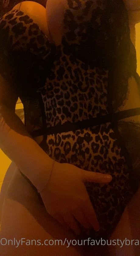 yourfavbustybrat onlyfans leakd