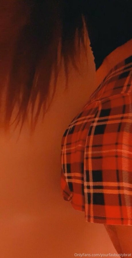 yourfavbustybrat onlyfans leak naked