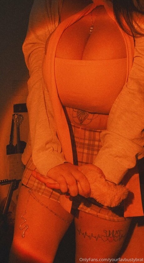 yourfavbustybrat leaked onlyfans photos