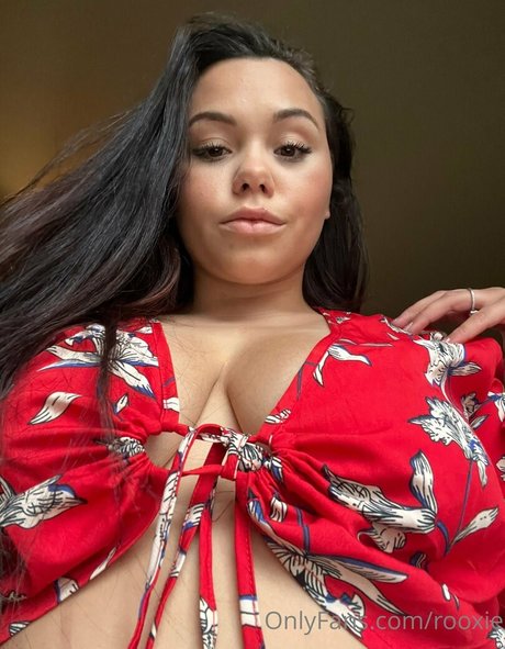 aquamamiii onlyfans striptease