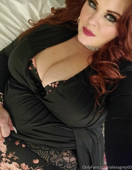 alexagrey00 onlyfans striptease