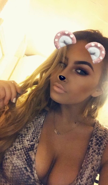 Ellie Lofthouse onlyfans for free