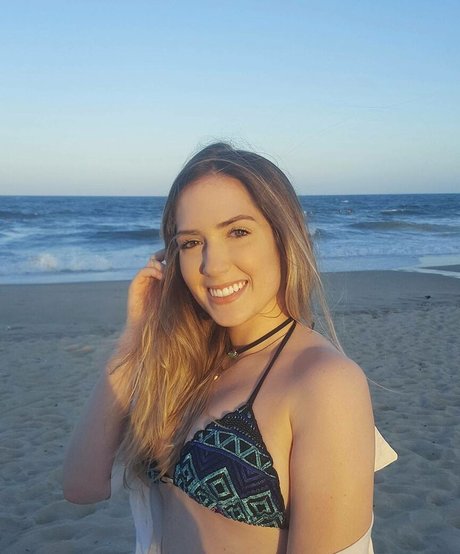 Larissa Darhuber onlyfans naked leak