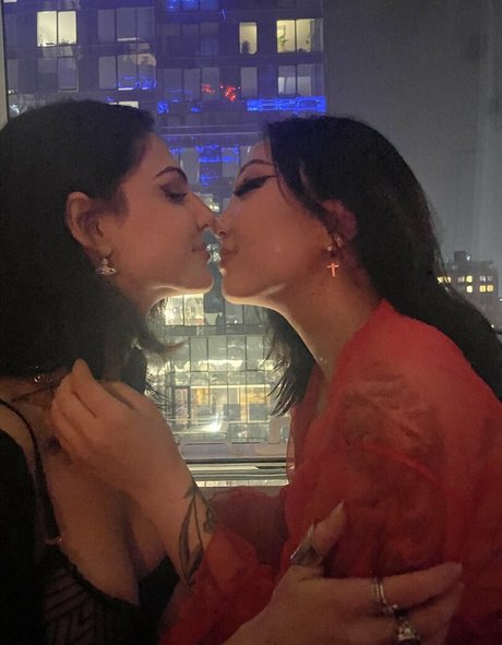 bbyhawa onlyfans picture