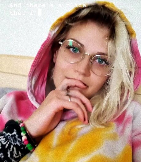 Caroline Haas nsfw onlyfans