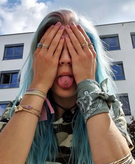 Caroline Haas tits onlyfans