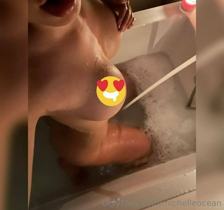 carolinespark is on onlyfans