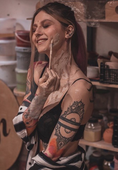 Vse Zrya onlyfans nude content