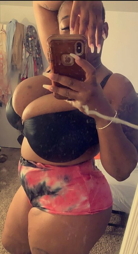 ChellMzDonald onlyfans naked