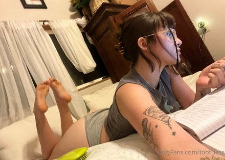 toof less nude on onlyfans