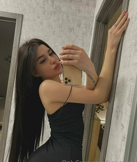 honeyaly onlyfans explicit content