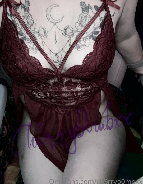 ch3rryb0mbxx nude leak onlyfans