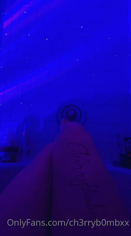 ch3rryb0mbxx onlyfans leaked