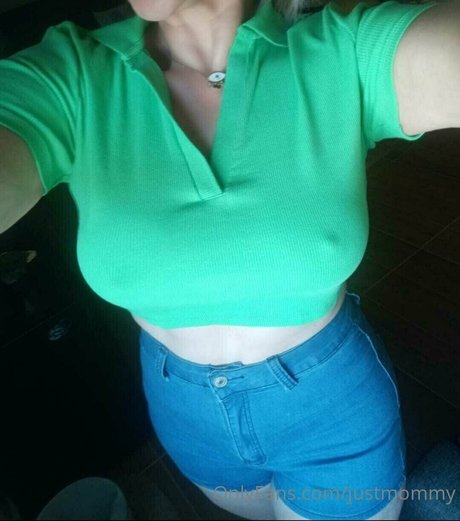 fantasymommy nude onlyfans pics