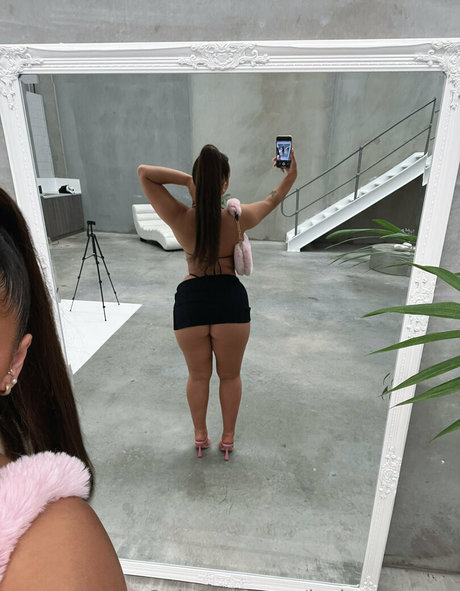 iesha mareee naked only fans