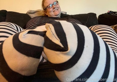 bigambercrystal onlyfans striptease