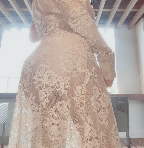 Yuzuto1123 onlyfans strip tease