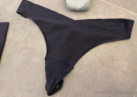 buttstrutt only fans nude