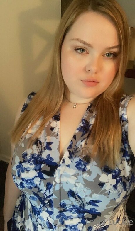 laylaluckie24 onlyfans nudes