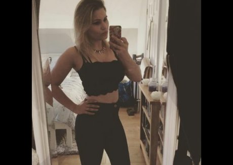 Honey And Sulphur hot onlyfans