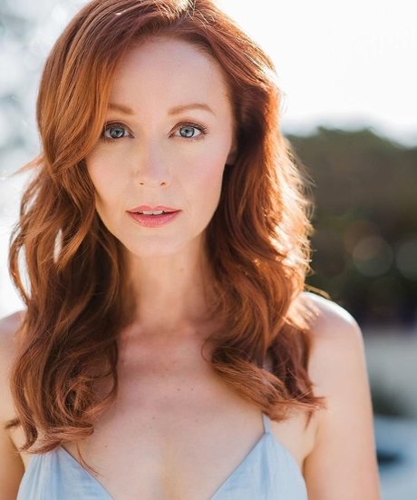 Lindy Booth desnuda onlyfans