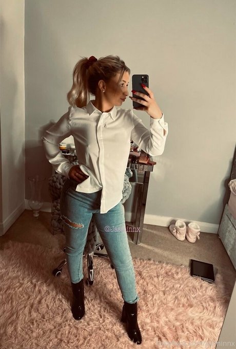 jasminnx onlyfans strip tease