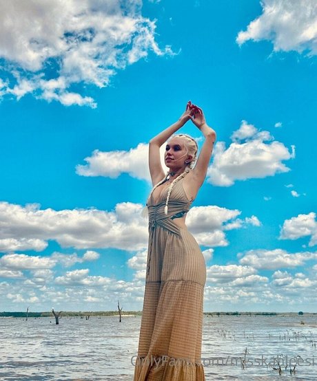 misskahleesi naked on onlyfans